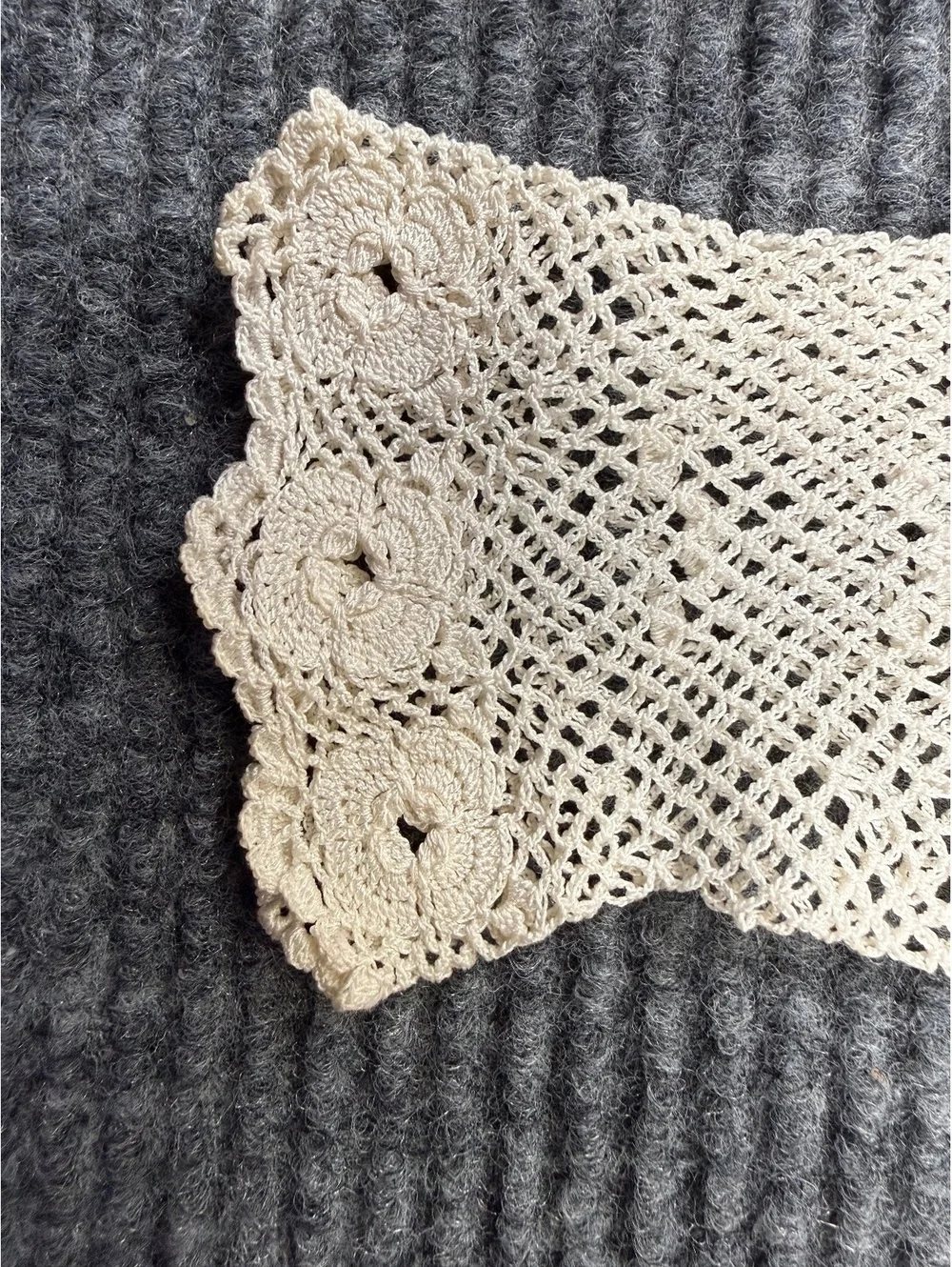 Vintage White Crochet Lace Gloves Floral Cuff Cotton Wedding Tea Party Costume